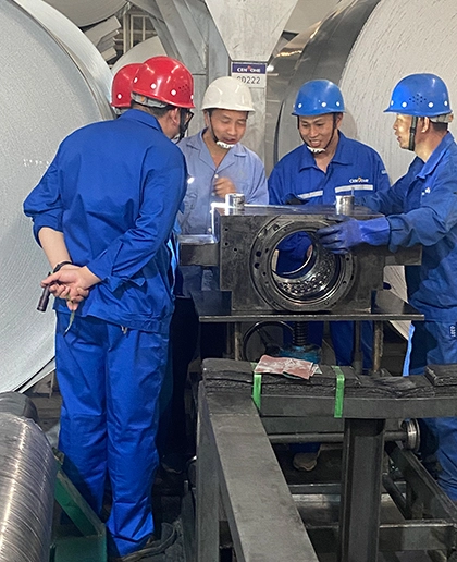 CHG bearing chief engineer guides customers bearing installation and use