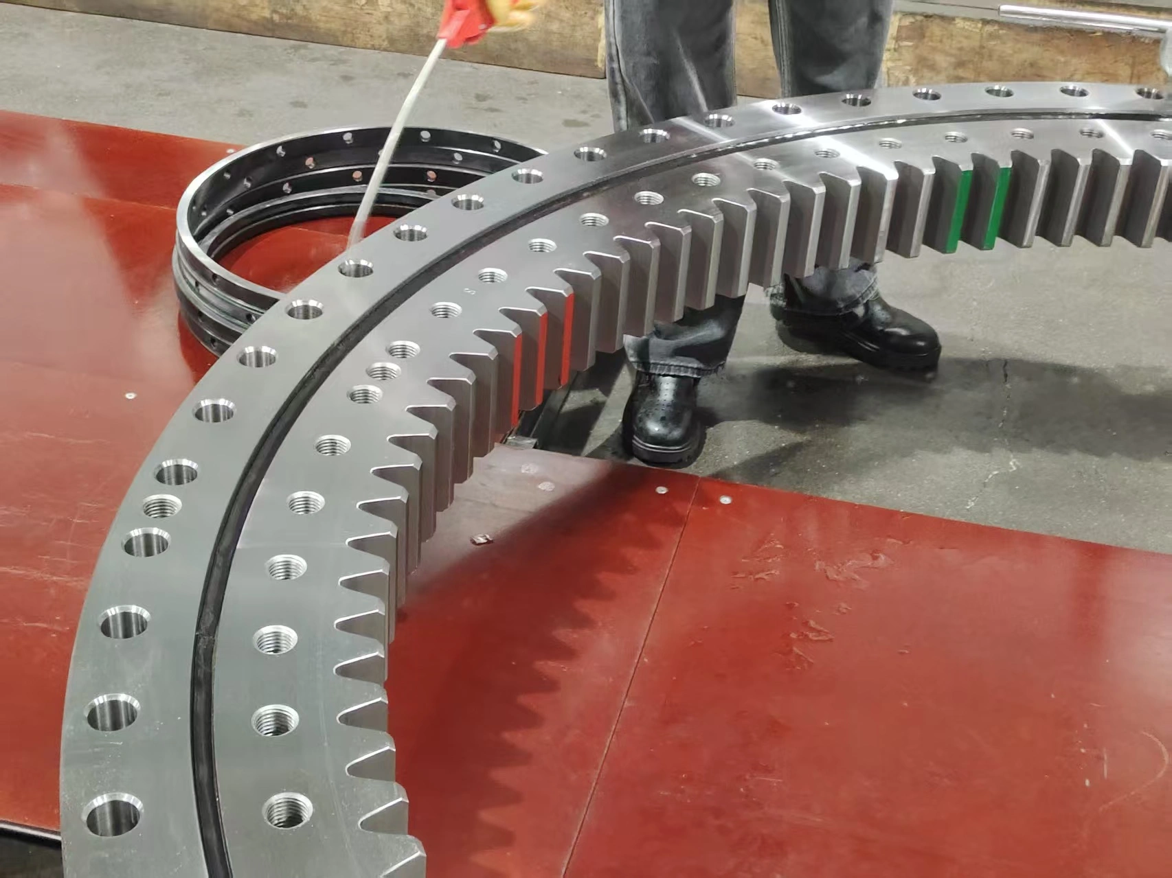 Large-Size Slewing Bearings