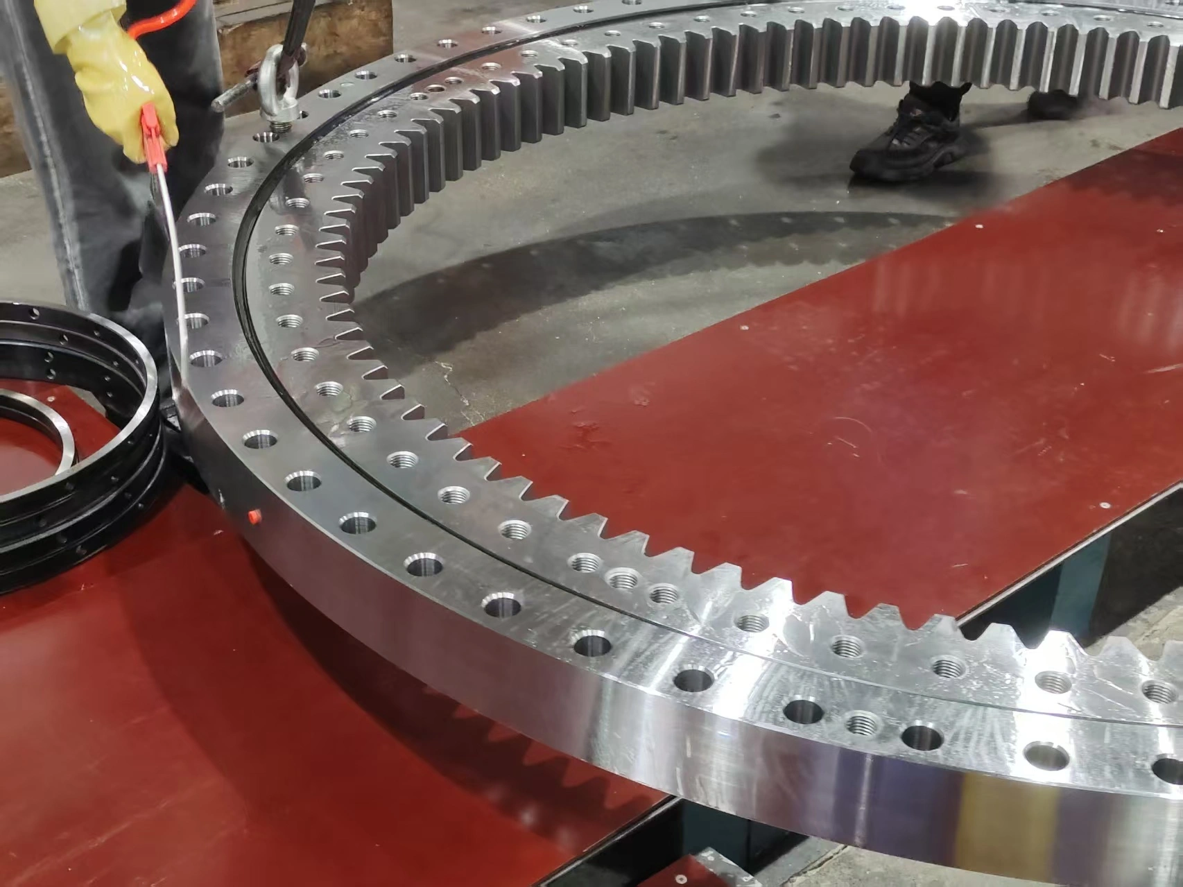 Large-Size Slewing Bearings